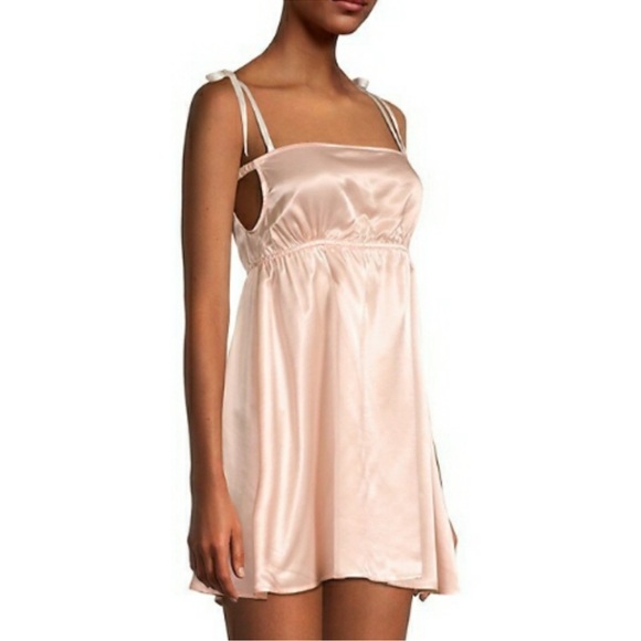 Morgan Lane Hanna Satin Chemise Dress in Peach S - Picture 1 of 3